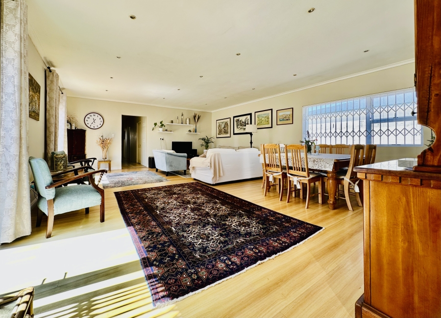 3 Bedroom Property for Sale in Westcliff Western Cape